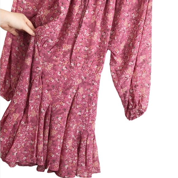 SOLD SOLD NWT Lovely Forever21 Floral Print Dress with open back - Picture 10 of 16